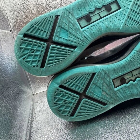 Size 12 - Nike LeBron 10 Pure Platinum Mens Blue Purple White Sneaker 541100-008 - Picture 10 of 10